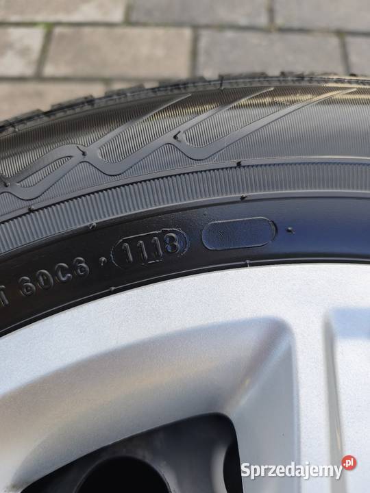 Komplet kół w kołpaków Ford Kuga Otyń