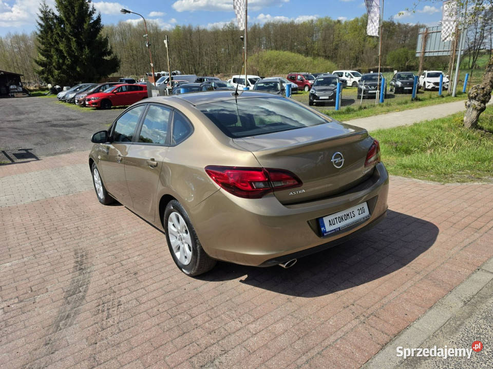 Opel Astra Opel Astra Sedan 14 benzynka w Cielcza
