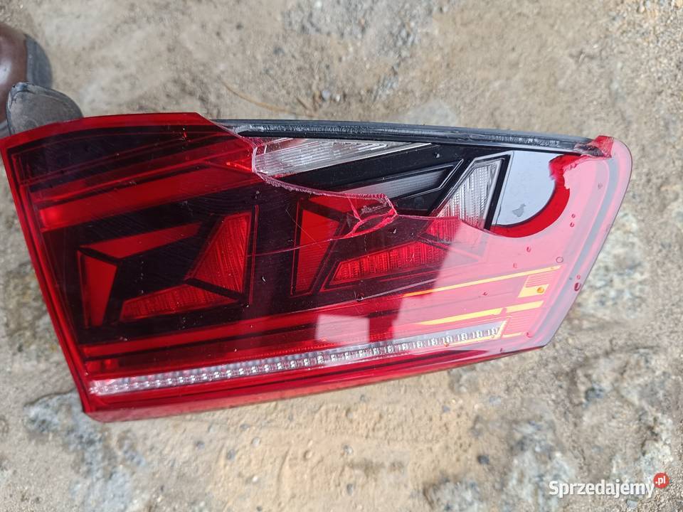 Kierunkowskaz dynamiczny passat b8 prawy kombi Opole