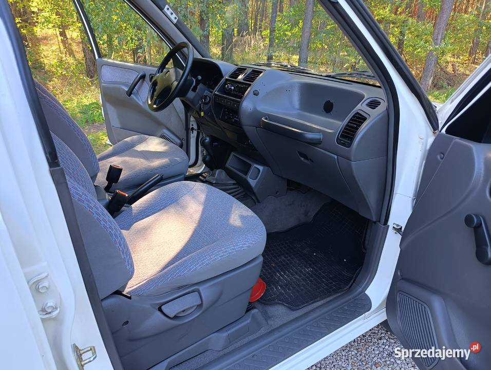 Nissan terrano ii 24 benzyna 4x4 83 bezwypadkowy Motoryzacja Chmielnik sprzedam