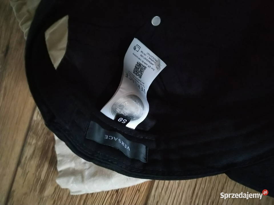 Czapka z dsszkiem Versace Poznań