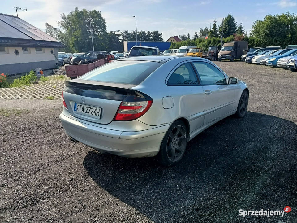 Mercedes C 220 Mercedes C klasa 22CDI 150 07r srebrny
