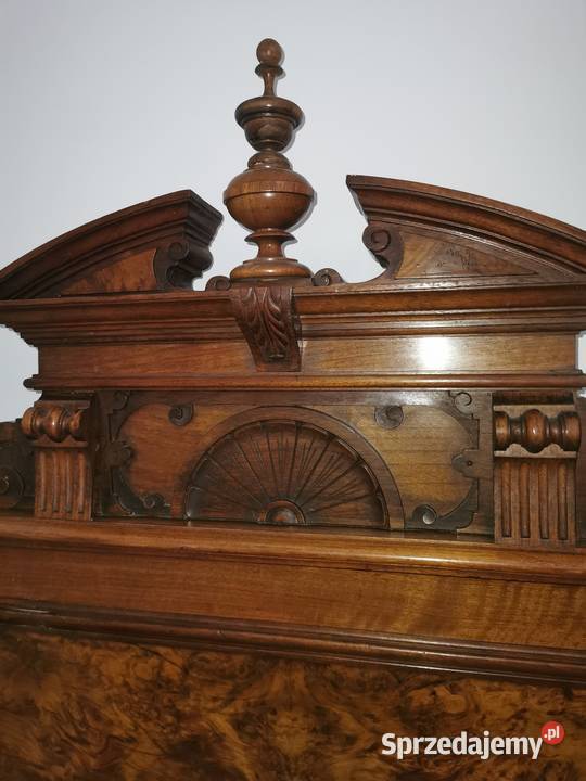 Łóżko ręcznie zdobione do negocjacji