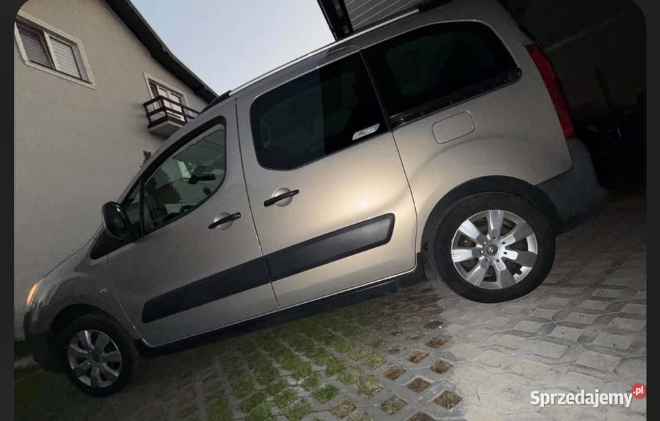 Citroen Berlingo Rok produkcji 2012 Bychawa