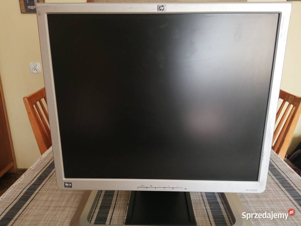 Oddam 1 komputer i monitor klawiatura