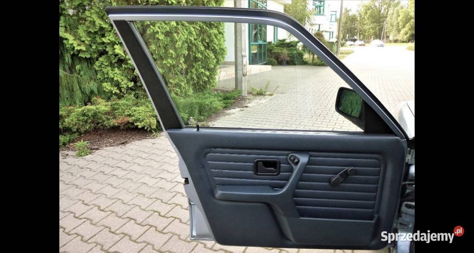 BMW E30 1989 sedan benzyna