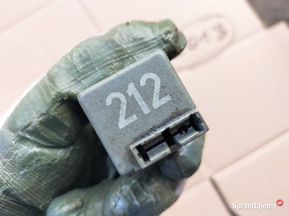 PRZEKAŹNIK 212 443951253E osobowe Kamień-Kolonia