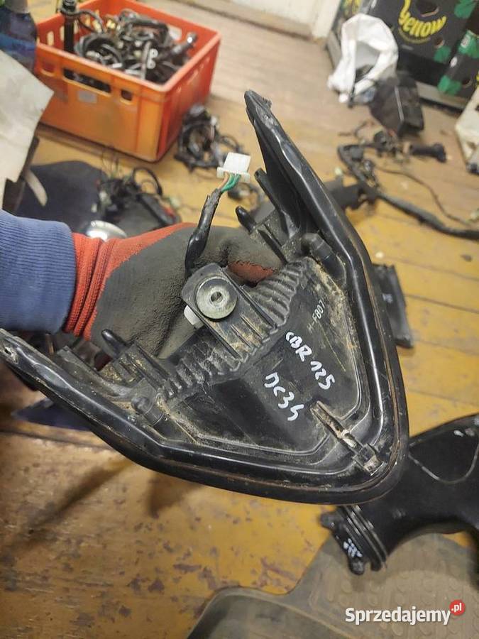 Honda CBR 125 jc34 lampa tył tylna CBR125 jc 34 dolnośląskie Jelenia Góra