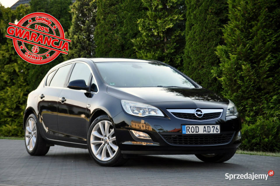 Opel Astra 16T180SkóryGrzane Fotele2xParktronikI komputer pokładowy