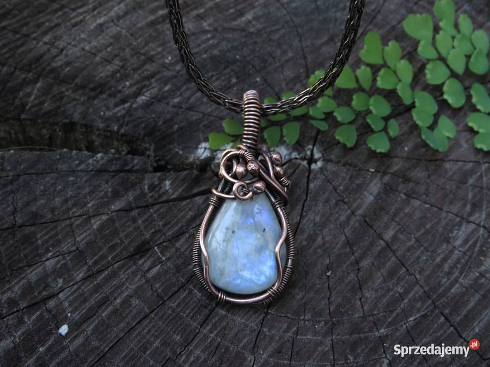 Miedziany wisiorek kamień księżycowy Wieliczka