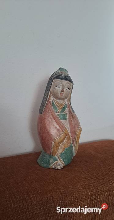 piękna drewniana figurki Japonki w kimonie Warszawa