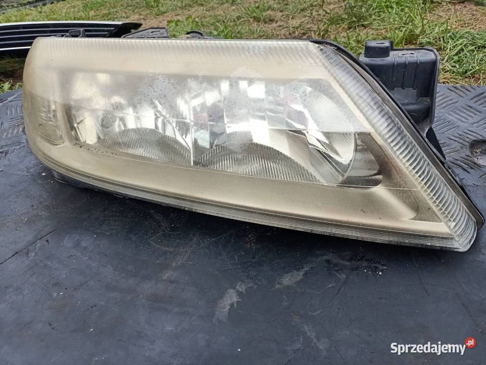 Lampa reflektor Xenon prawy prawa renault laguna osobowe Szczecin