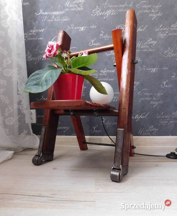 Kwietnik z lampą Dekoracje i ozdoby Słupsk sprzedam