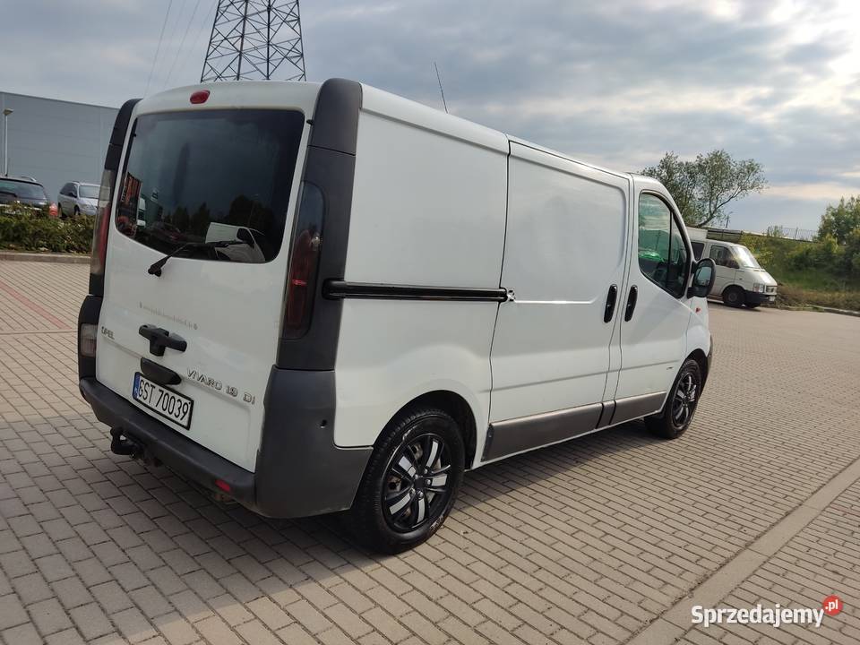 widoczny na foto Opel Vivaro r2003 poj19d org biały