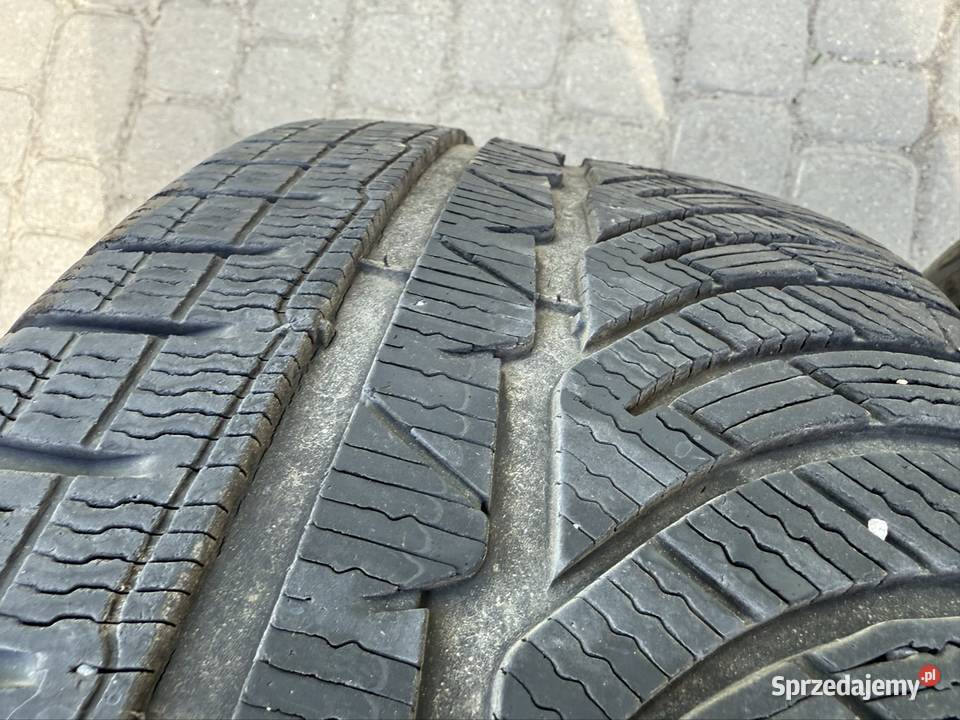 Opony zimowe Michelin 3454518 2022r Fałków sprzedam