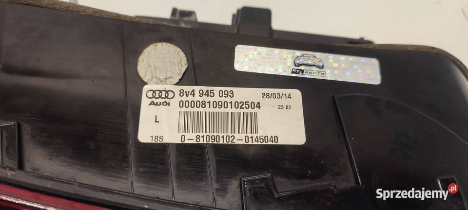 AUDI A3 8V LAMAP LEWY TYŁ 8V4945093 Listwy i nakładki sprzedam