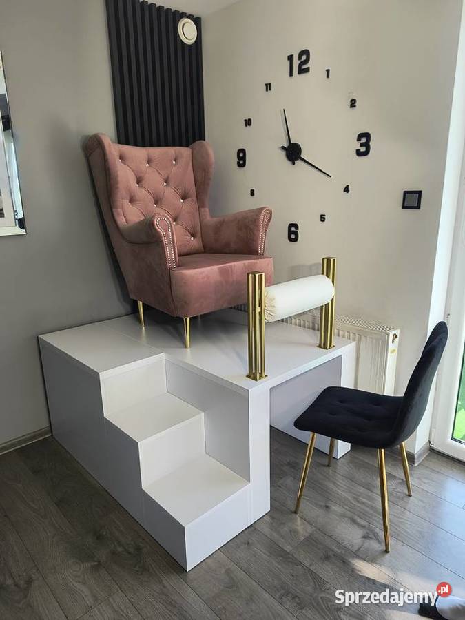 Podest do pedicure z podnóżkiem wałkiem Sierakowice