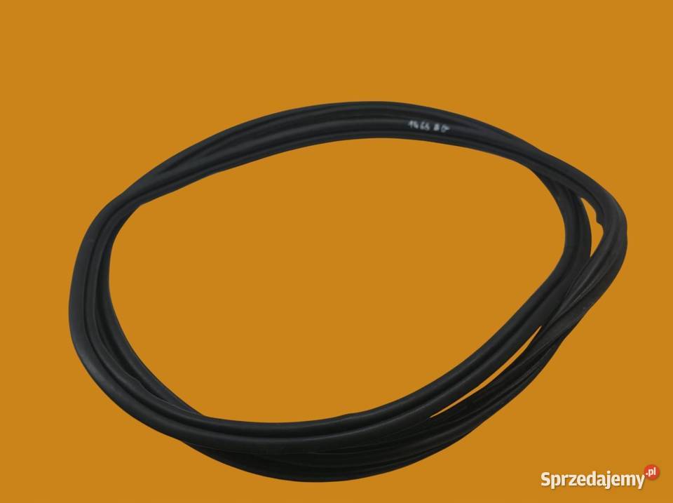 USZCZELKA KLAPY TYŁ BAGAŻNIKA KAROSERYJNA KOMBI sprzedam