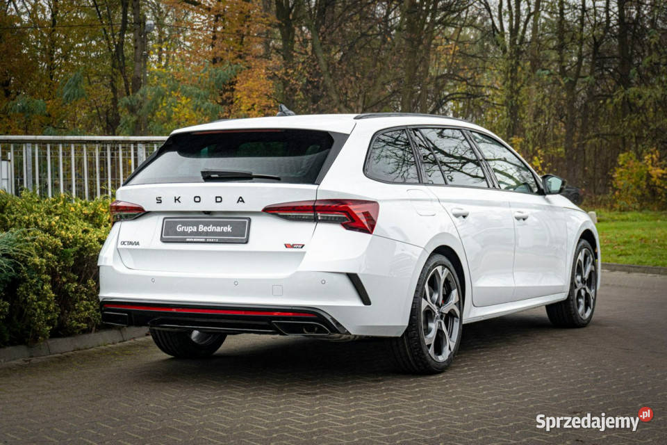koda Octavia Combi RS 20 TSI 265 DSG Odbiór w centralny zamek Łódź