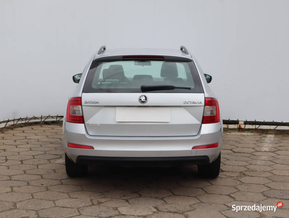 Skoda Octavia 20 TDI światła przeciwmgielne Octavia Łódź