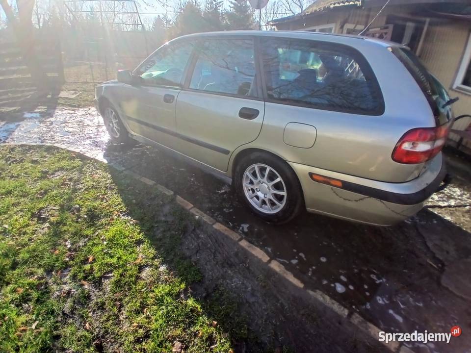Volvo V40 18 benzyna 2001r benzyna V40 Rzeszów