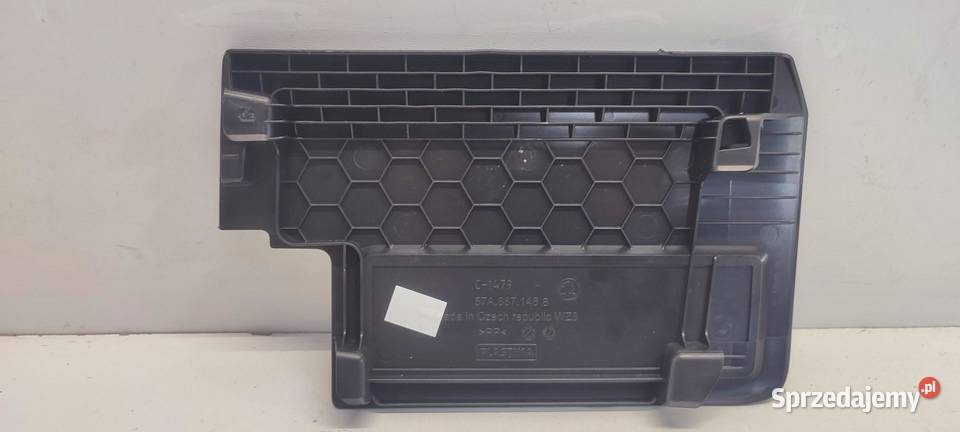 SKODA KAROQ ZAŚLEPKA BOCZKA BAGAŻNIKA PRAWA