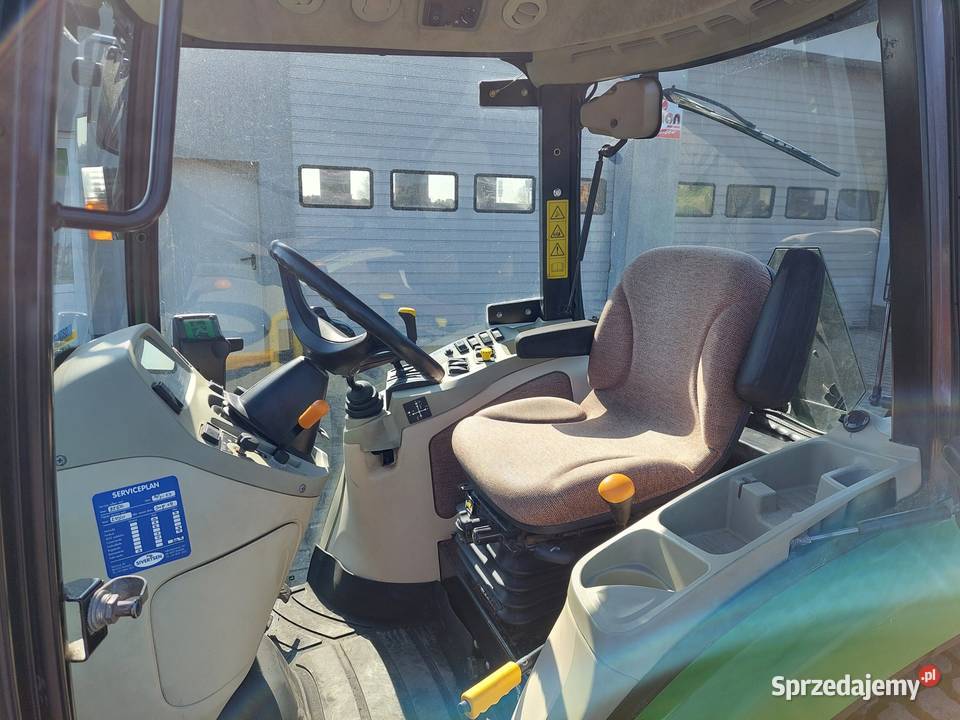 Ciągnik ogrodniczy komunalny John Deere 3720 z Łubowo
