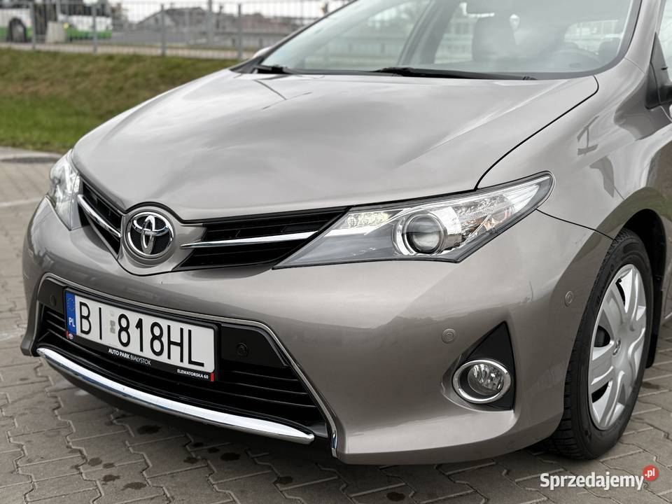 Toyota Auris II 16 Valvematic 132 Polski salon manualna Białystok sprzedam