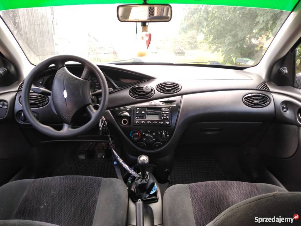 Ford Focus mk1 16 Benzyna nieuszkodzony Focus Chrustowo sprzedam