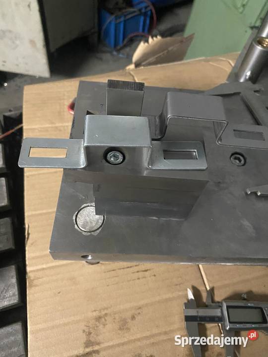 Wytłoczki wypraski wykroje perforacja łódzkie Głowno sprzedam