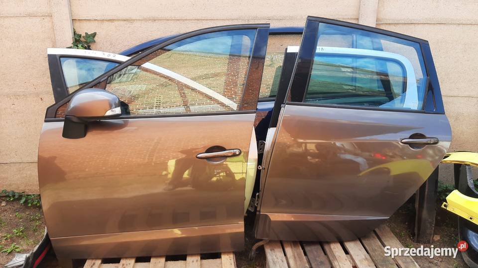drzwi tylne Renault Scenic 3 III lak TECNB prawe osobowe Dębno