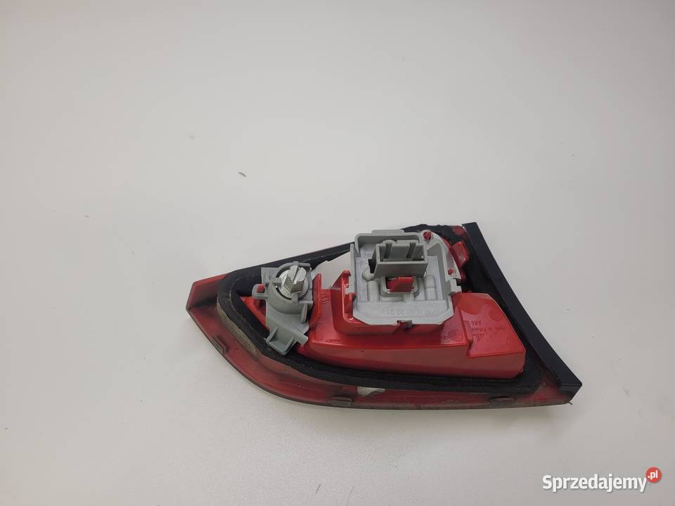 LAMPA PRAWY TYŁ AUDI A4 B8 KOMBI LED 8K9945094B Przystajń