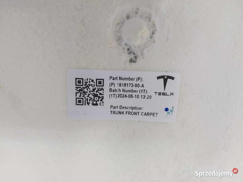 TESLA MODEL Y 2024r DYWAN MATA WYKŁADZINA Dywaniki