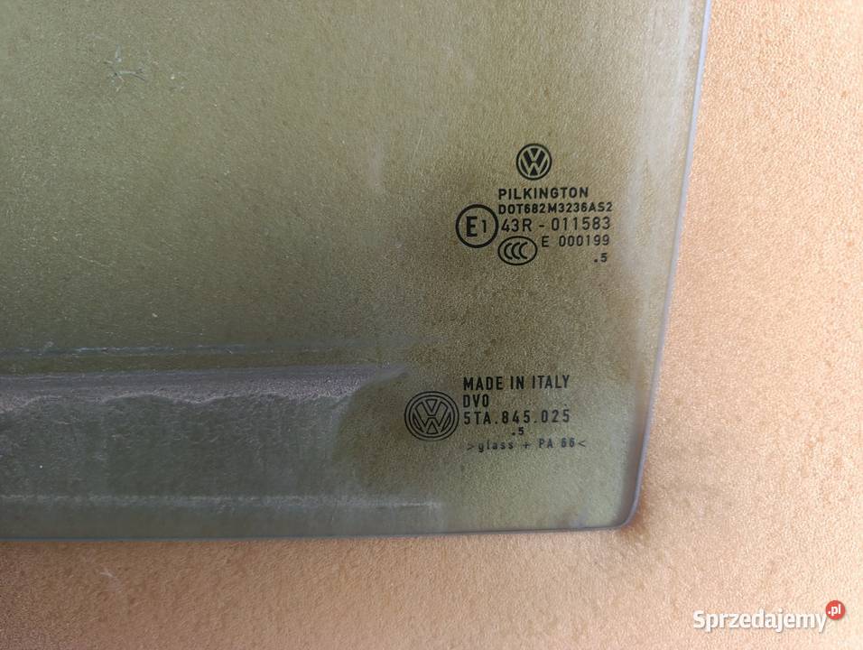 Touran 5t szyba tylna lewa