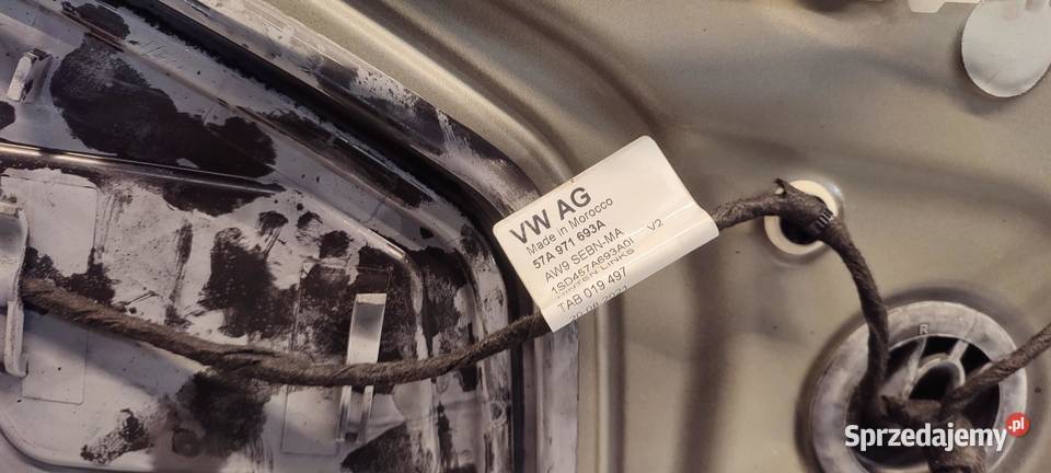 SKODA KAROQ DRZWI LEWY TYŁ LF9R 575833051J osobowe Drzwi