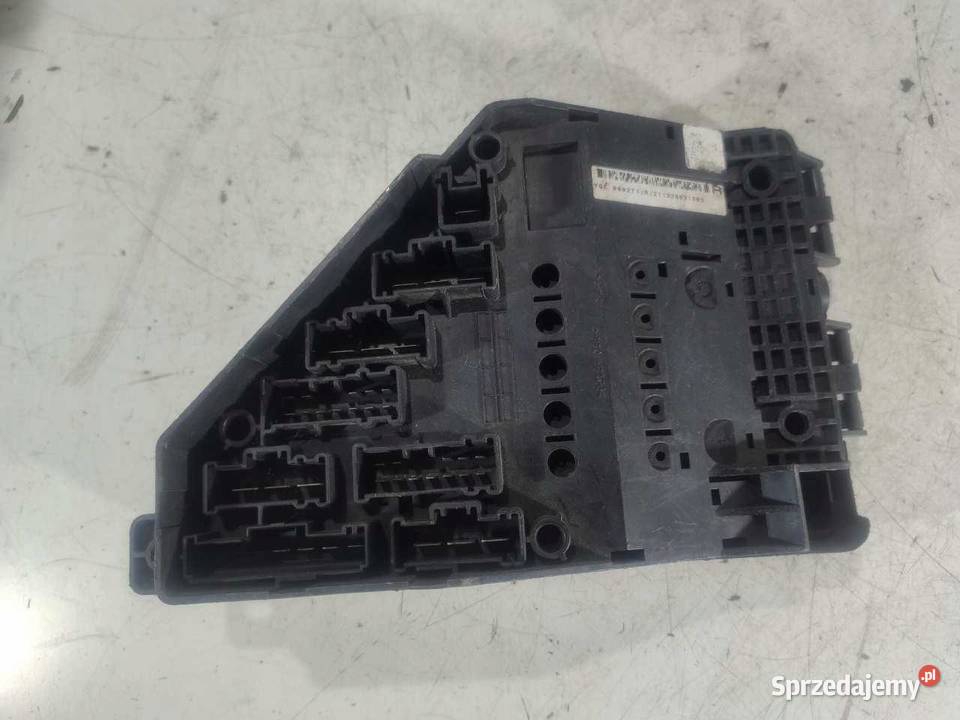 SKRZYNKA BEZPIECZNIKÓW LAND ROVER FREELANDER 20 Skrzynki bezpieczników