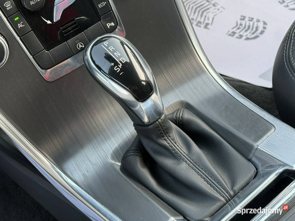 Volvo XC 60 20D4 190 lakier metallic mazowieckie Węgrów