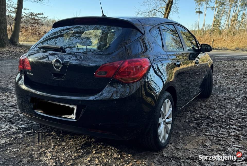 Sprzedam Opel astra j isofix Opalenica