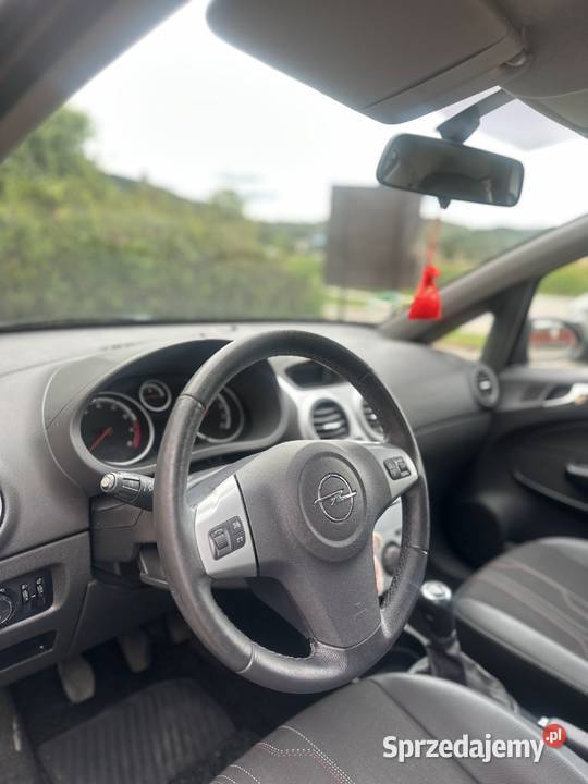 Sprzedam Opel Corsa 14 benzyna benzyna Corsa Wojnicz
