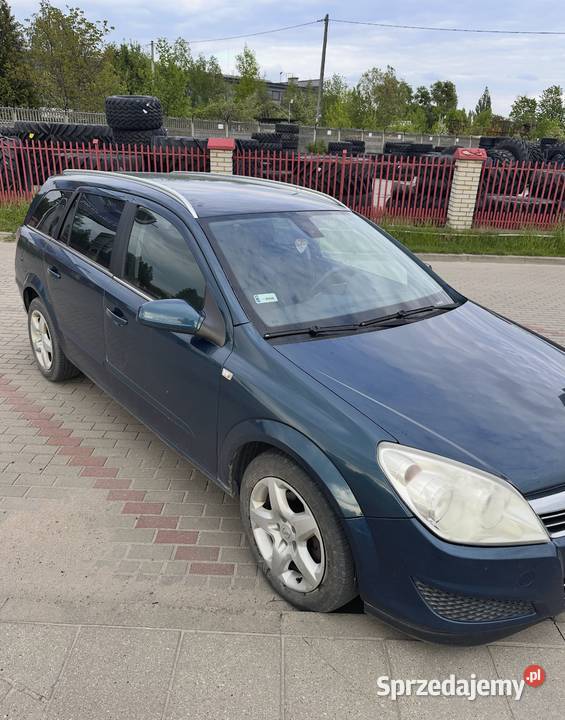Opel Astra H 16 kombi 2007r klima dwa kpl opon manualna Białystok