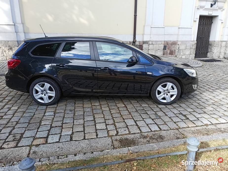 14 120 Świeżo Sprowadzona Zarejestrowana