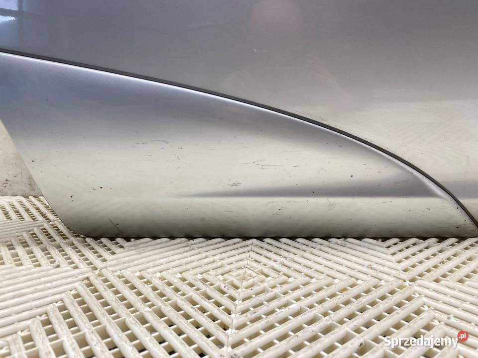 DRZWI PRAWY TYŁ TOYOTA YARIS VERSO Minivan 9905 sprzedam