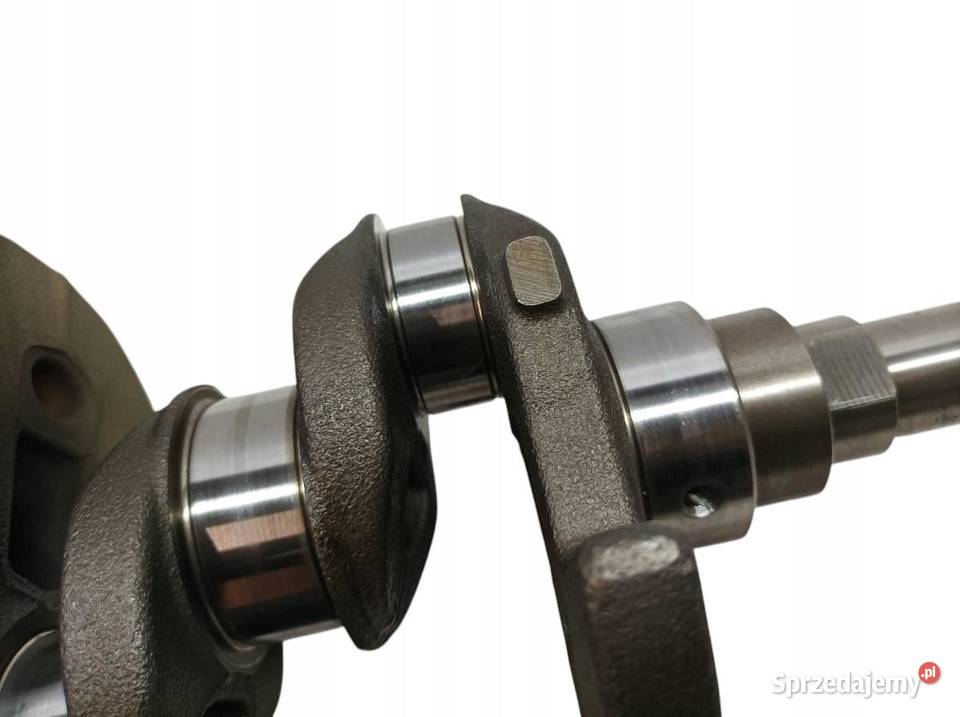 WAŁ KORBOWY 55565543 12 16V Opel Corsa V 2014 E