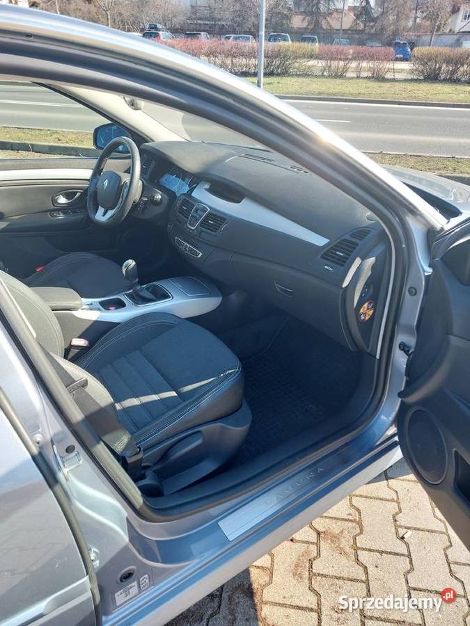 Renault Laguna 3 20 16V gaz stan ładny kolor nieuszkodzony Warszawa