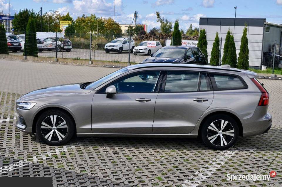Volvo V60 B3 B Geartronic Momentum 163 2021r XC 60 Goleniów