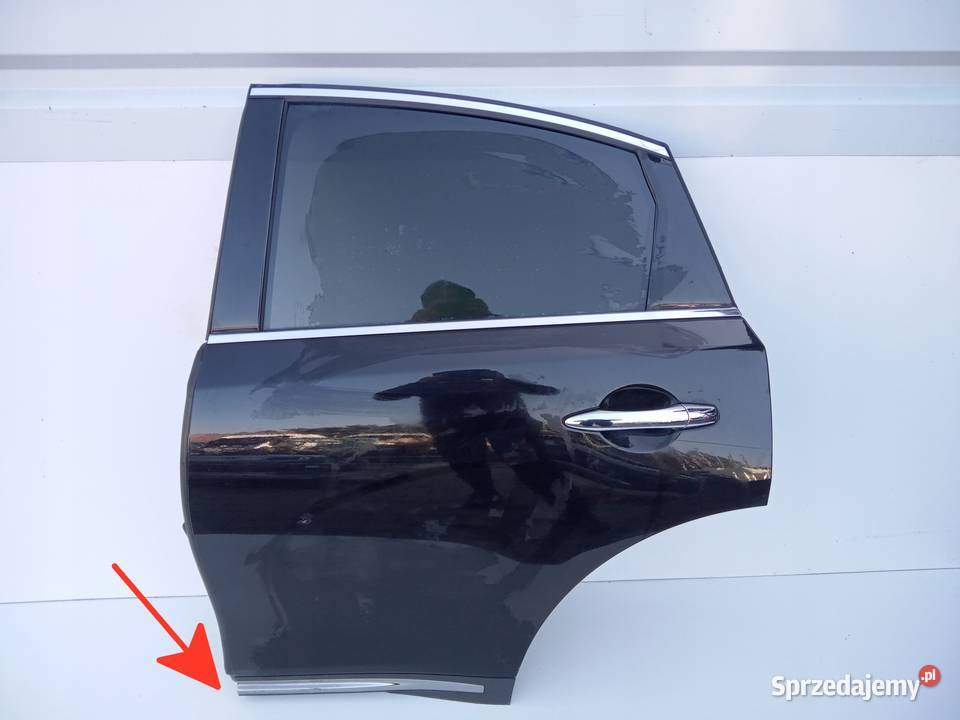 LISTWA DOLNA DRZWI INFINITI QX70 FX30d FX35 FX37 osobowe Nowy Tomyśl