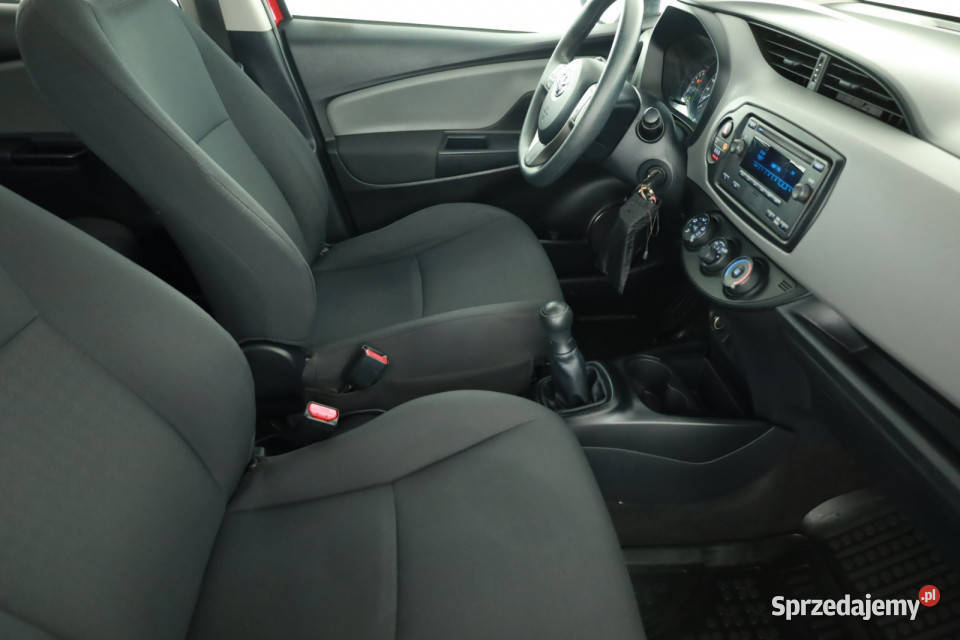 Toyota Yaris 10 VVTi czerwony mazowieckie Piaseczno