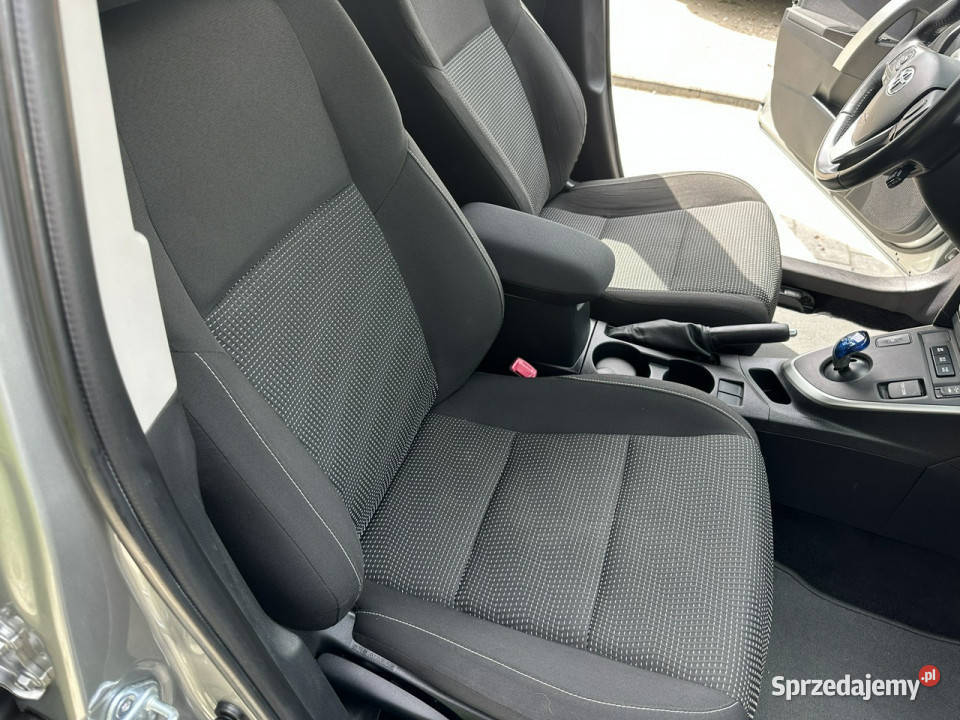 Toyota Auris Hybryda niski przebieg oryginalny 1800cm3 Auris Poznań