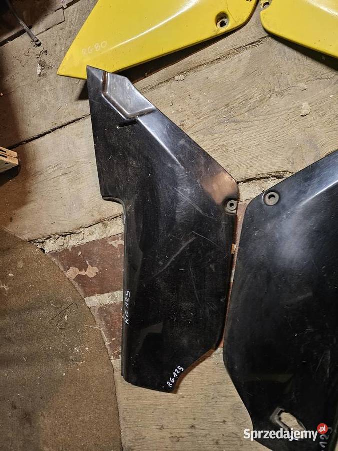 Suzuki RG 80 boczki boczek plastik plastiki dolnośląskie Jelenia Góra sprzedam