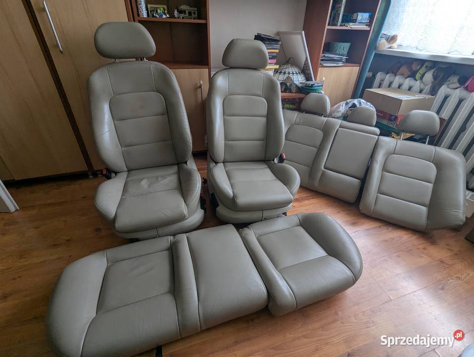 Komplet białe fotele skórzane elektryczne SEAT osobowe Fotele i kanapy